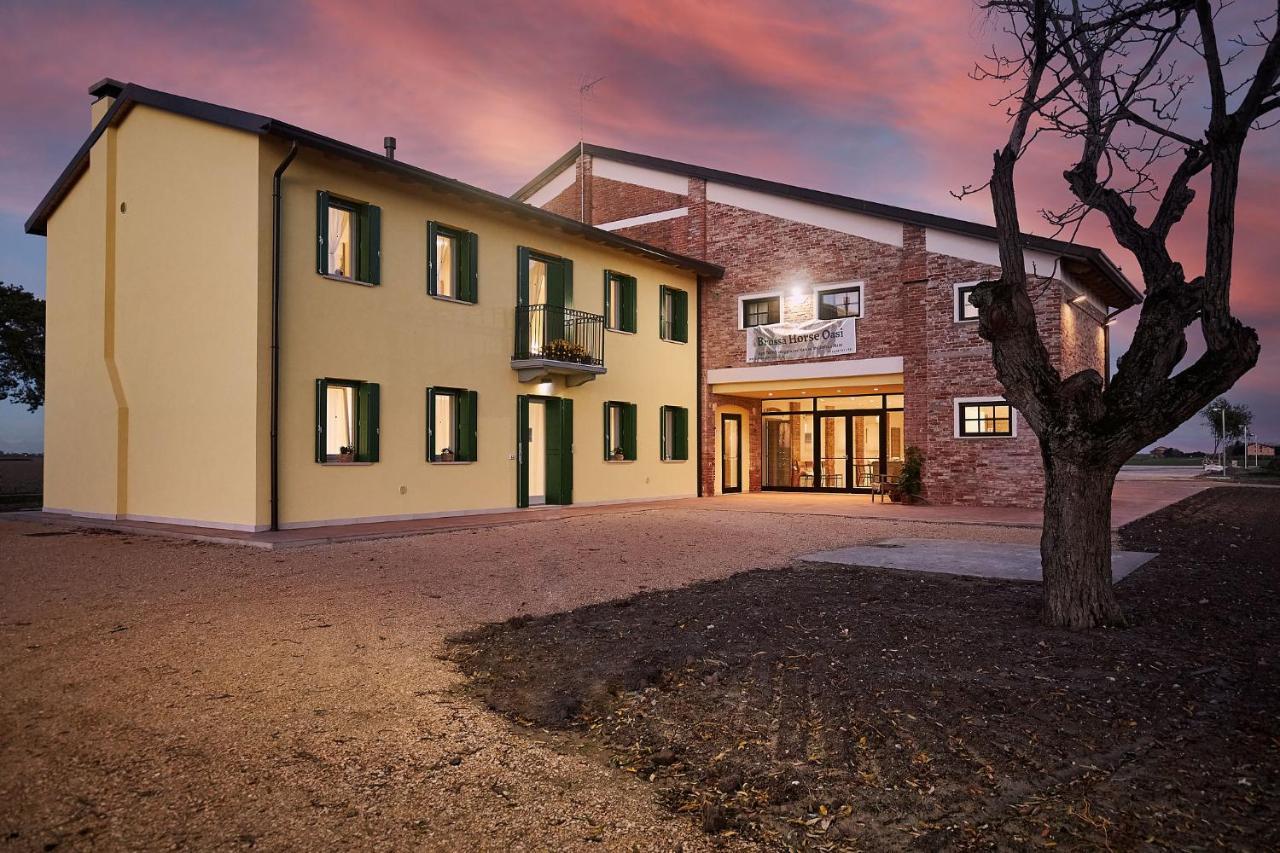 Brussa Horse Oasi Vila Caorle Exterior foto